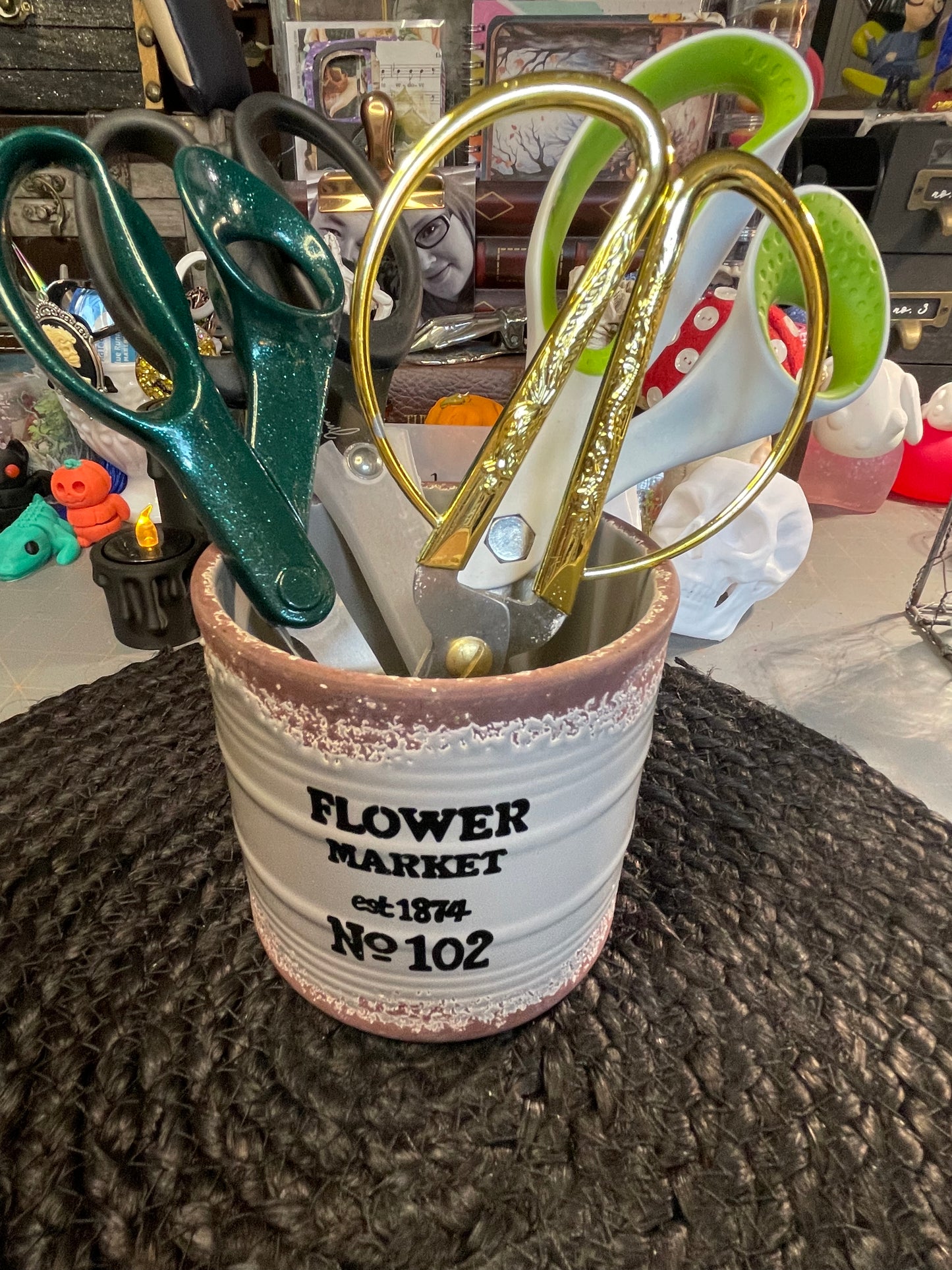 Flower market pottery jar